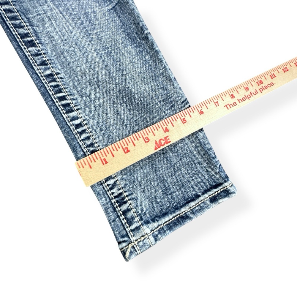 Miss Me Women's Ankle Cropped Jeans Distressed Embroidered Size 29 Blue Denim - Picture 12 of 15